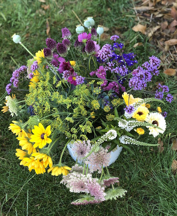 Le seau de fleurs en vrac – Image 4